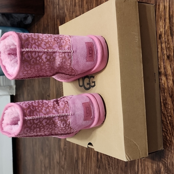 Pink leopard ugg - Picture 3 of 3